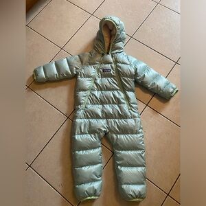 Excellent condition. Patagonia mint colored puffer onesie. Perfect for winter!